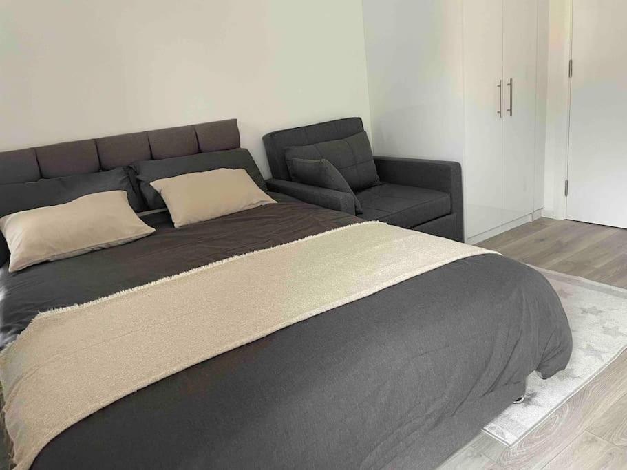 Studio Flat Private Shower Wc And Kitchenette London Eksteriør bilde